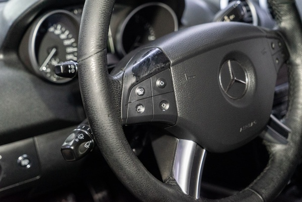 Химчистка салона Mercedes-Benz ML500 W164