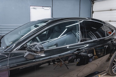 Атермальная тонировка передних стёкол Toyota Camry XV80