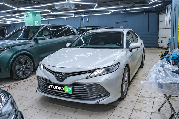 Атермальная тонировка передних стекол Toyota Camry XV70