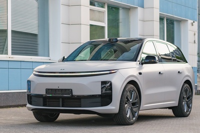 Оклейка Lixiang L6 матовой плёнкой + Чёрный глянцевый верх