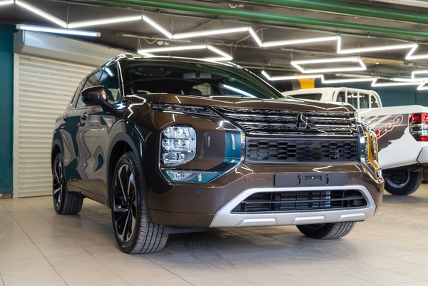 Полировка кузова Mitsubishi Outlander