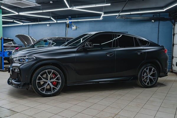 Оклейка матовой пленкой кузова BMW X6