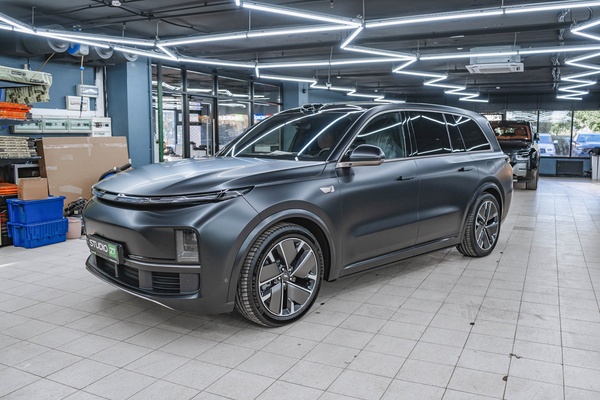 Оклейка матовой плёнкой Lixiang L9 2024
