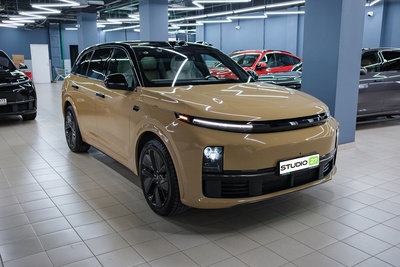 Оклейка кузова Lixiang L7 в прозрачную плёнку + чёрный верх