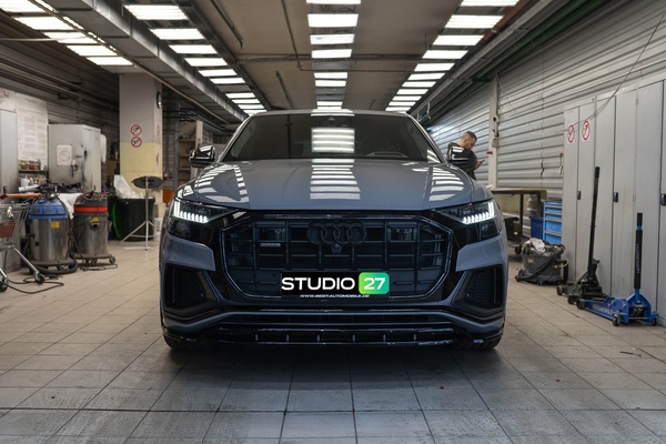Оклейка кузова Audi Q8 полиуретановой пленкой