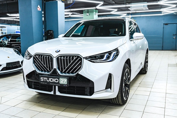 Поклейка атермальной плёнки на боковые стёкла BMW X3 + бронь фар