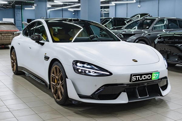 Оклейка матовой плёнкой Xiaomi SU7 Ultra