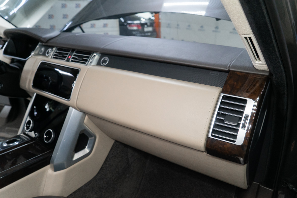 Химчистка салона + керамика кожи Land Rover Range Rover (2019)