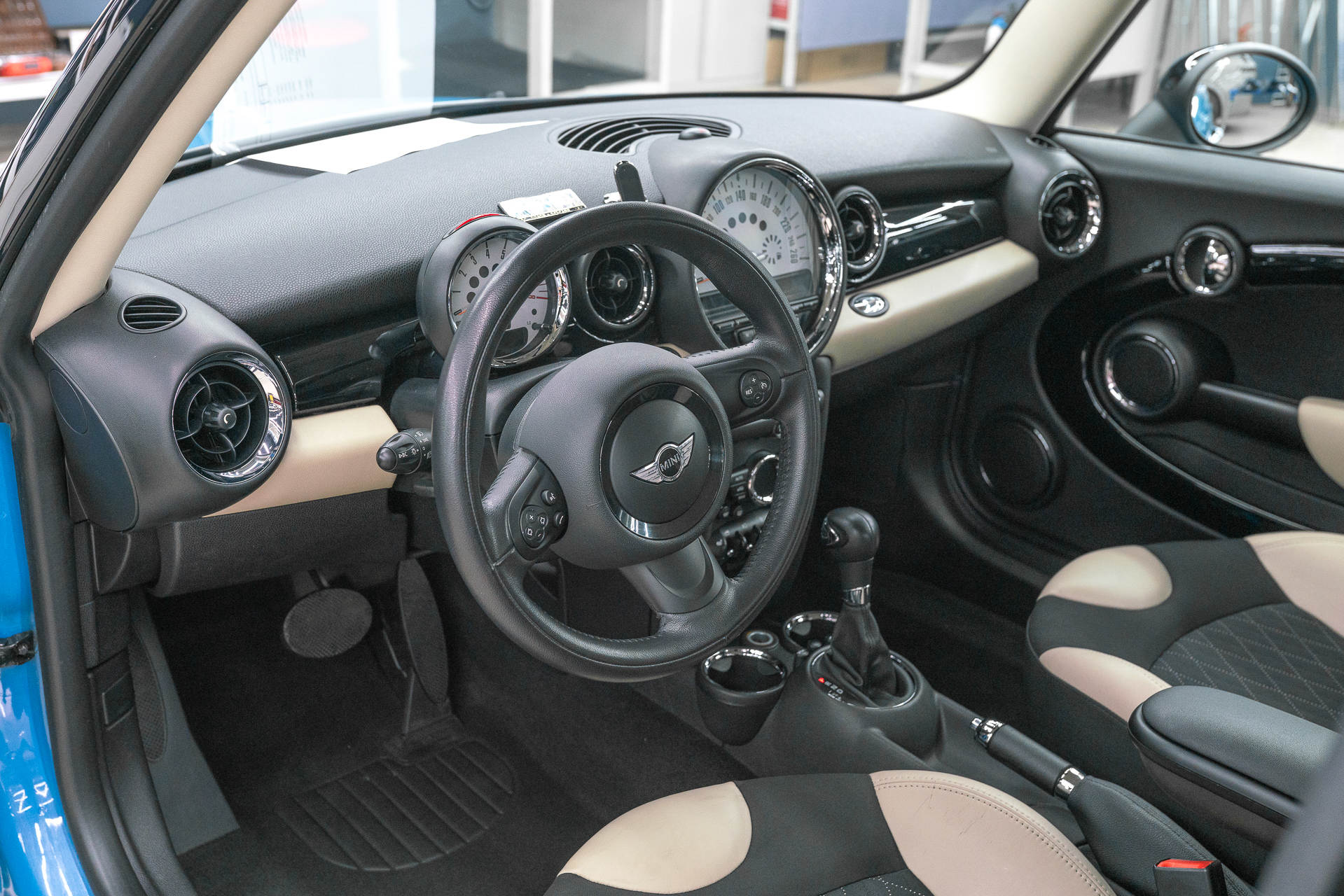 Химчистка салона Mini Cooper