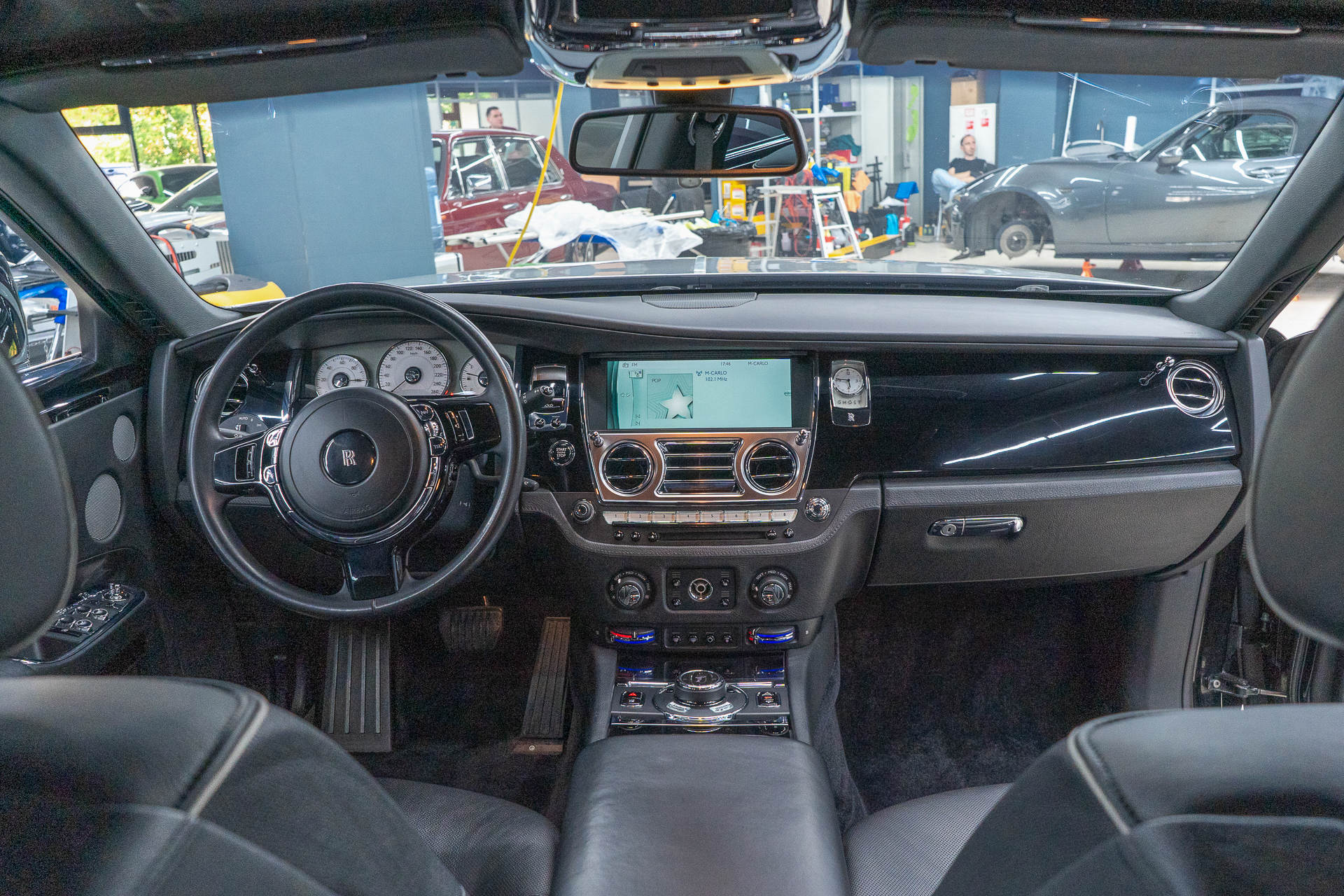 Химчистка салона Rolls-Royce Ghost
