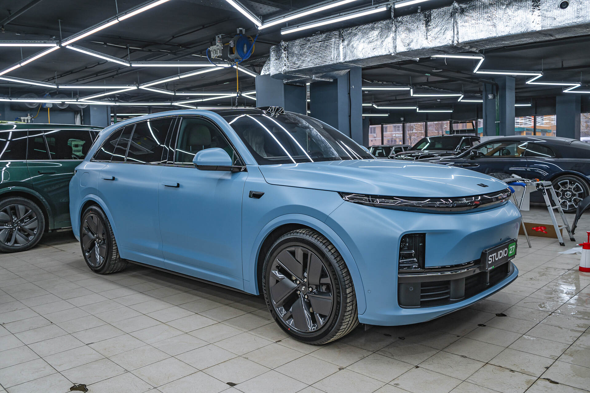 Оклейка матовой плёнкой Lixiang L7