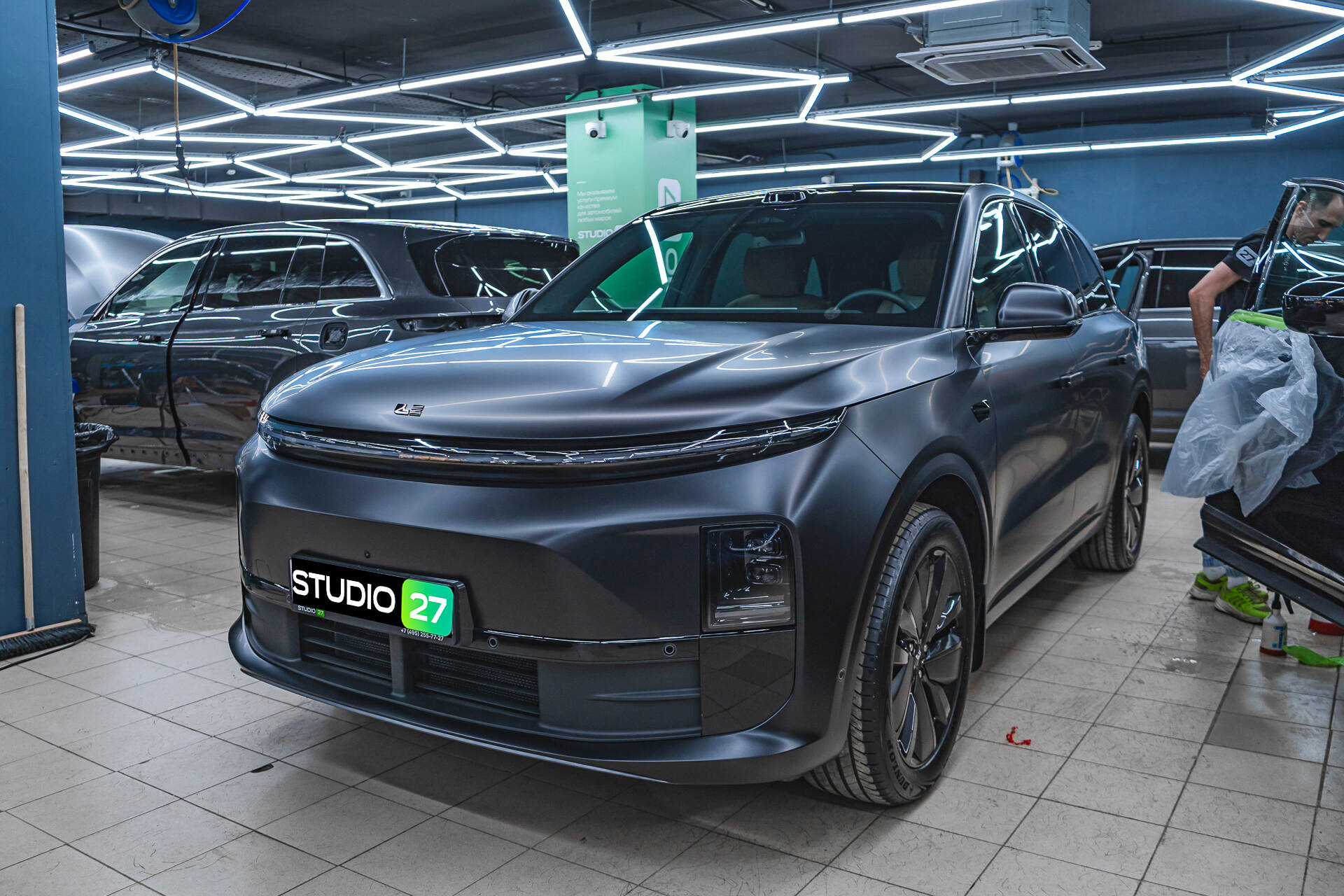 Оклейка Lixiang L6 матовой плёнкой