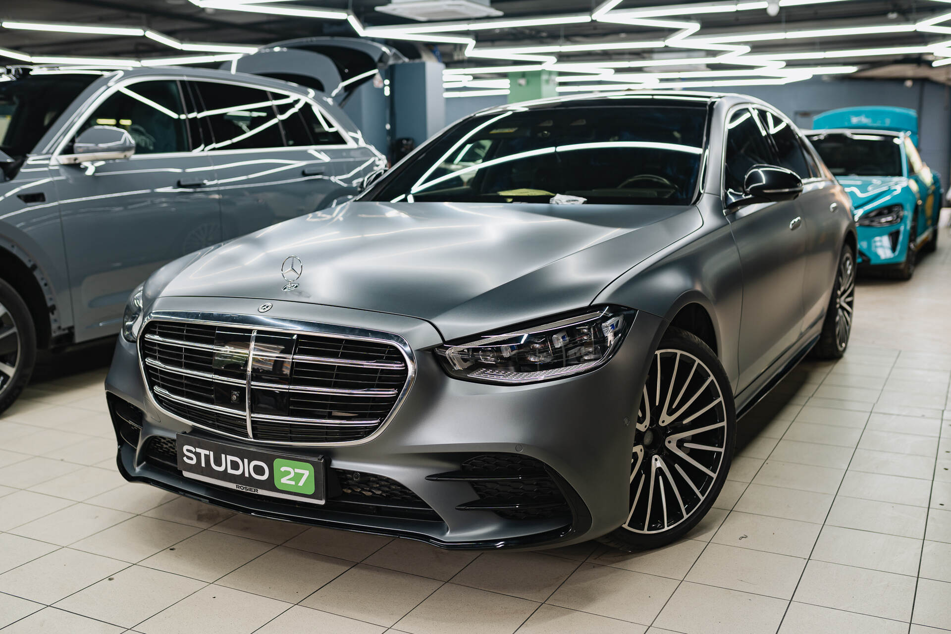Оклейка матовой пленкой кузова Mercedes-Benz S W223