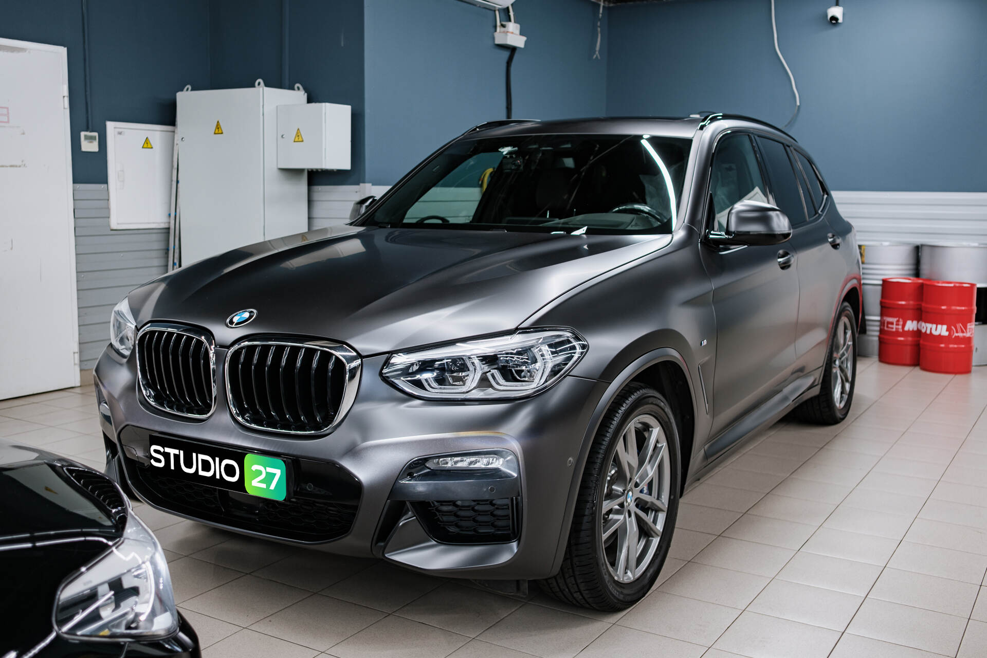 Оклейка кузова BMW X3 в матовую плёнку
